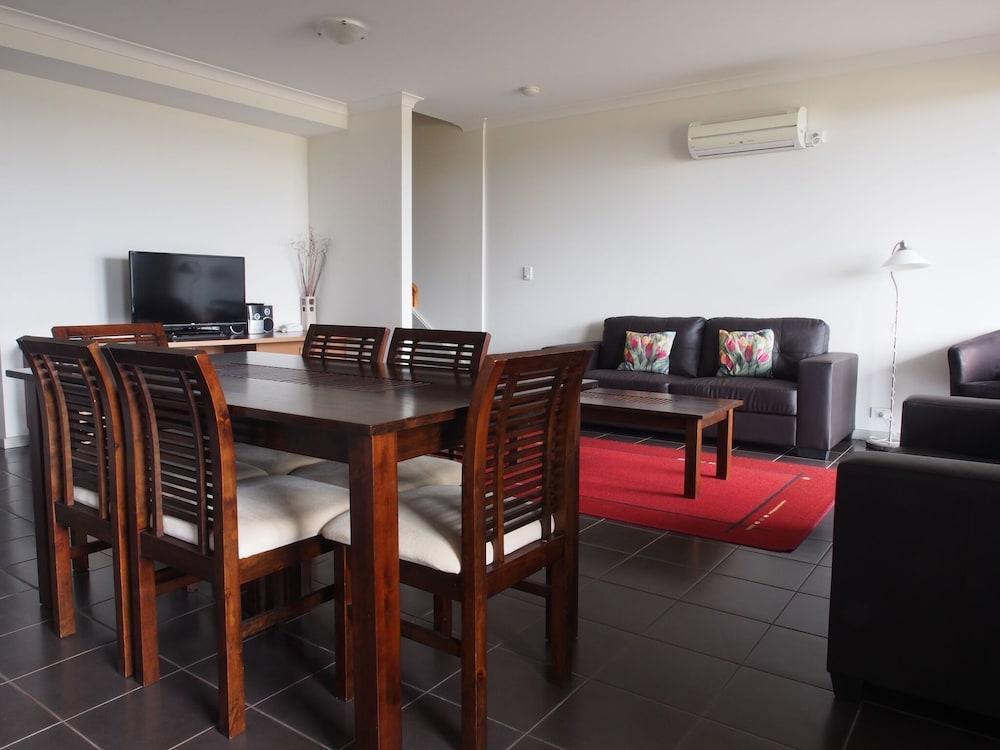 אולבני Cosy Corner Sea View Apartments מראה חיצוני תמונה