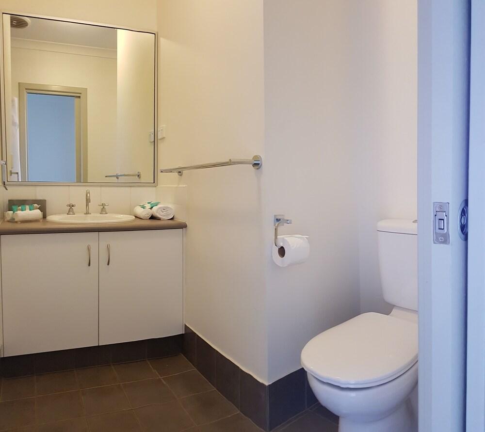 אולבני Cosy Corner Sea View Apartments מראה חיצוני תמונה