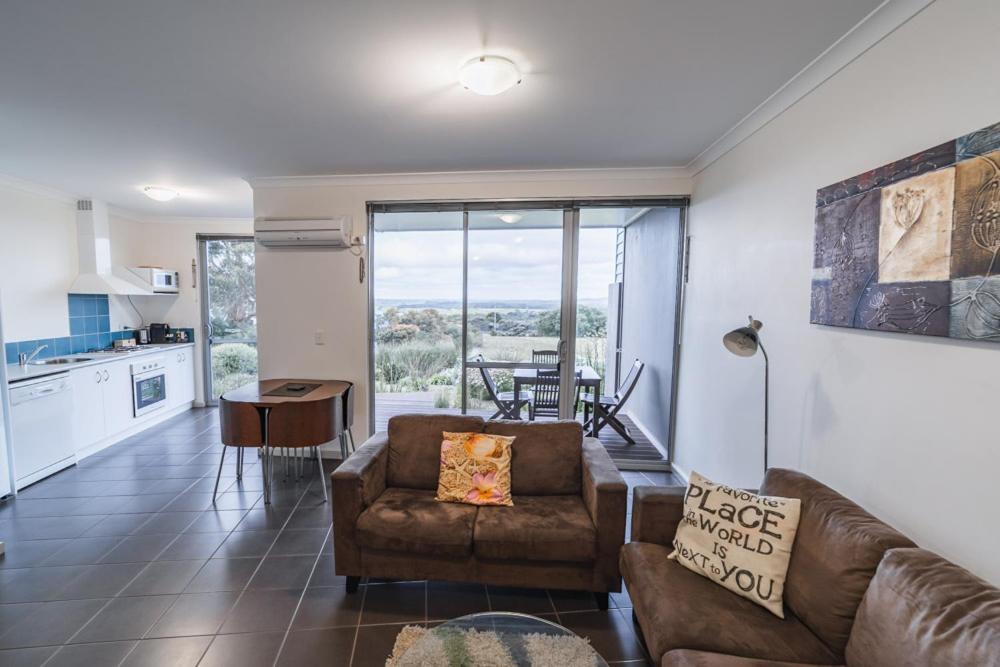 אולבני Cosy Corner Sea View Apartments מראה חיצוני תמונה