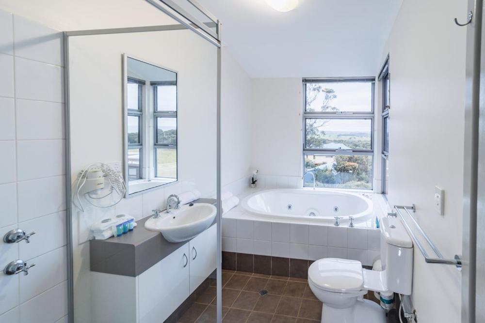 אולבני Cosy Corner Sea View Apartments מראה חיצוני תמונה