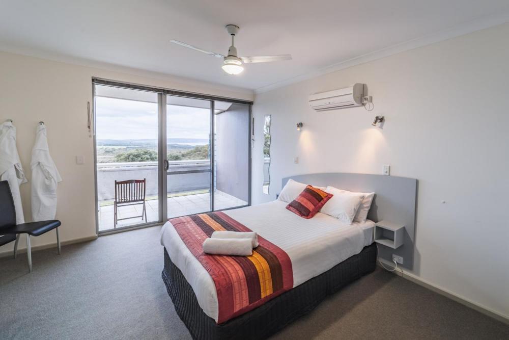 אולבני Cosy Corner Sea View Apartments מראה חיצוני תמונה