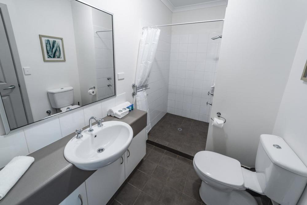 אולבני Cosy Corner Sea View Apartments מראה חיצוני תמונה