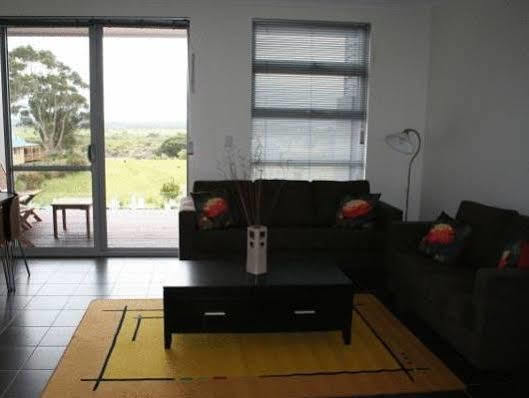 אולבני Cosy Corner Sea View Apartments מראה חיצוני תמונה